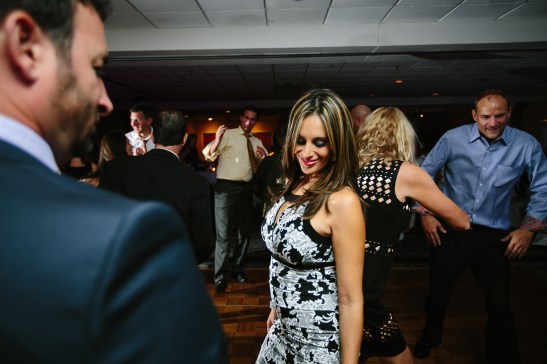 LaurenRobWedd-hotchick-dancing1